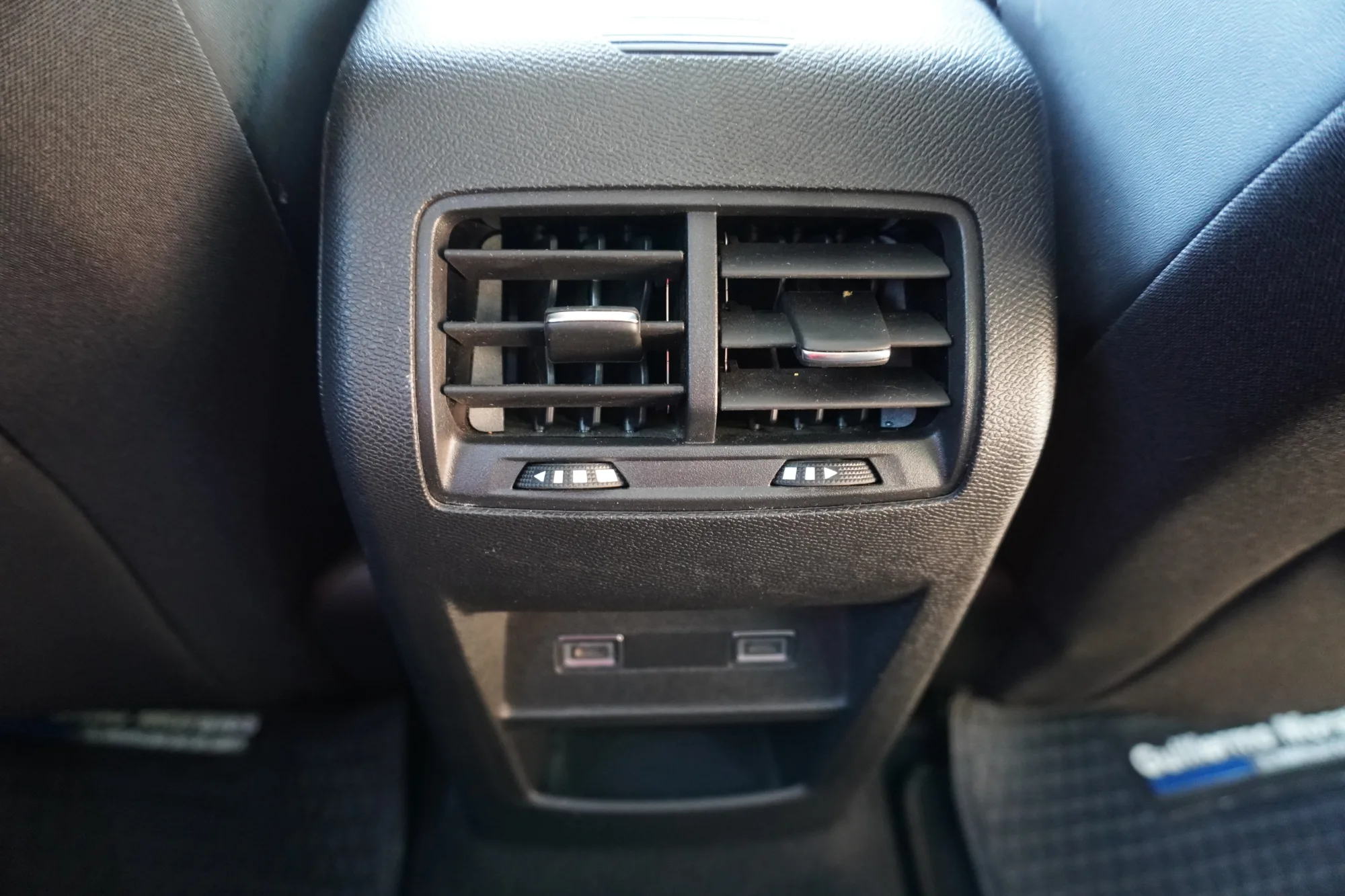 Peugeot 308 ALLURE PACK 1.5 BLUEHDI 130 EAT8 2025 — foto 16
