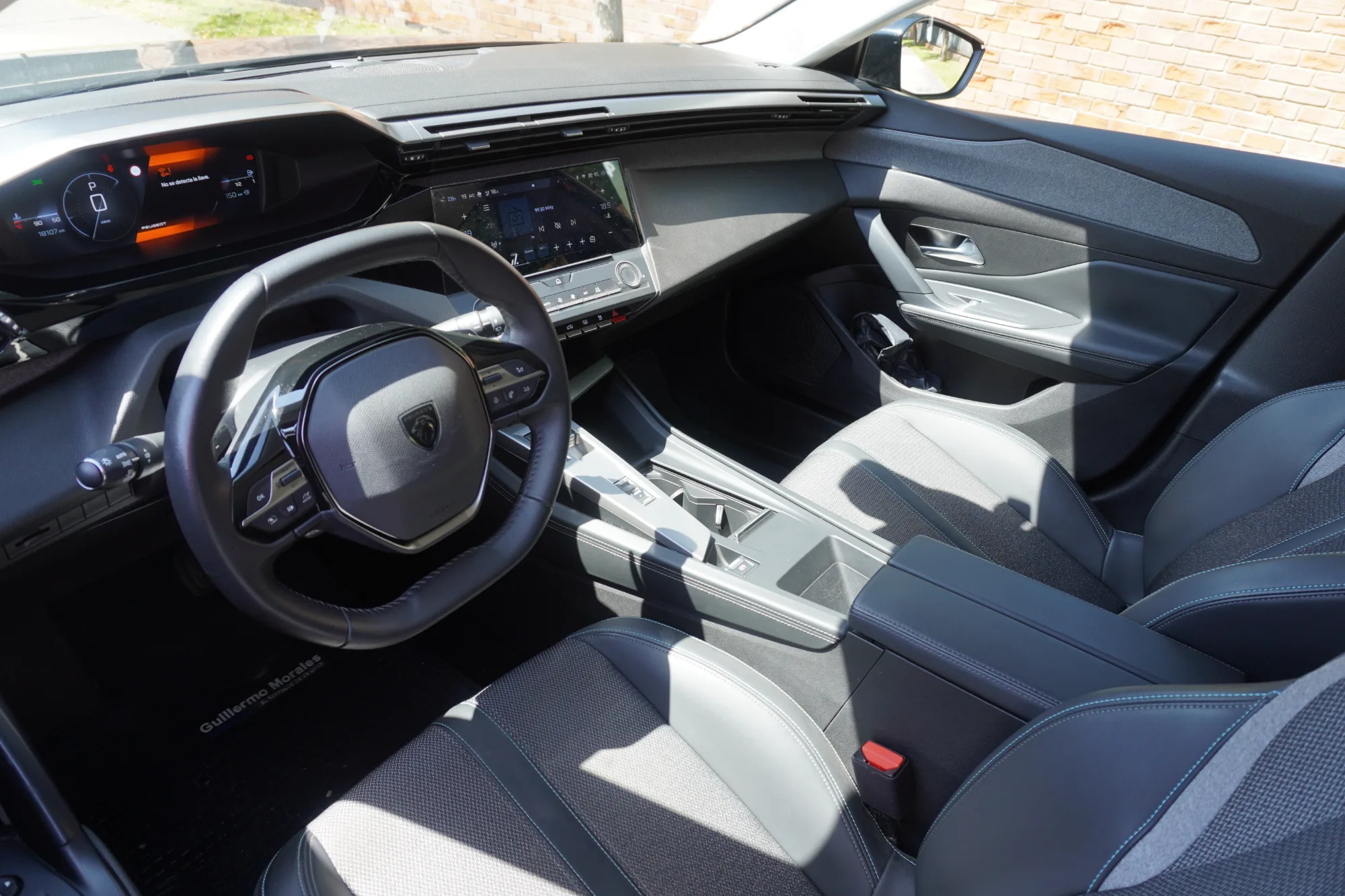 Peugeot 308 ALLURE PACK 1.5 BLUEHDI 130 EAT8 2025 — foto 18