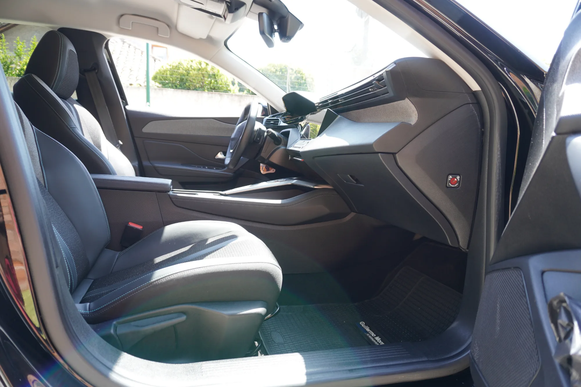 Peugeot 308 ALLURE PACK 1.5 BLUEHDI 130 EAT8 2025 — foto 20