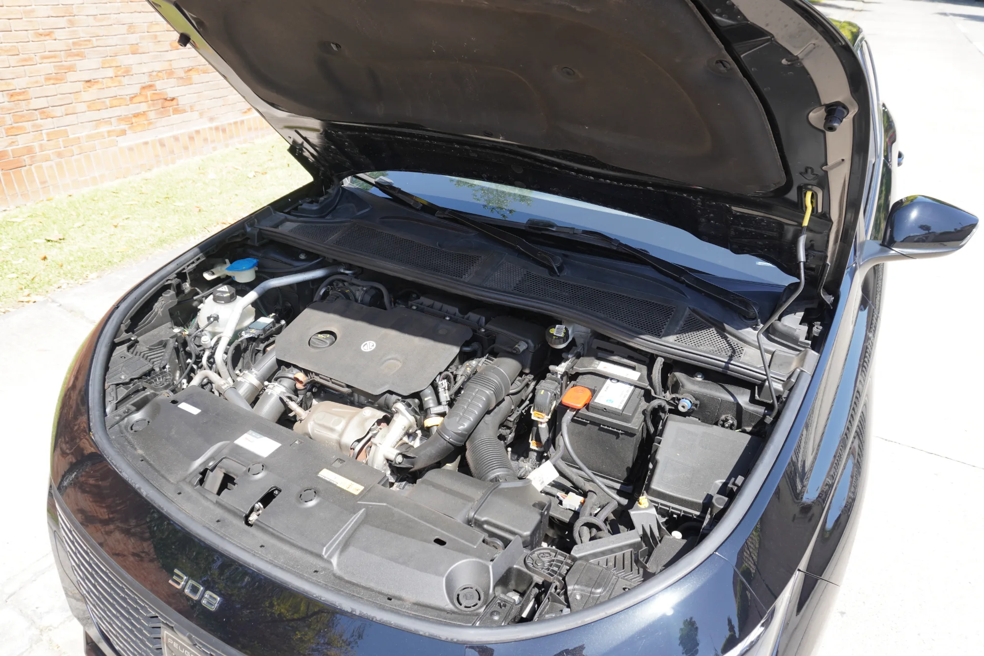 Peugeot 308 ALLURE PACK 1.5 BLUEHDI 130 EAT8 2025 — foto 30