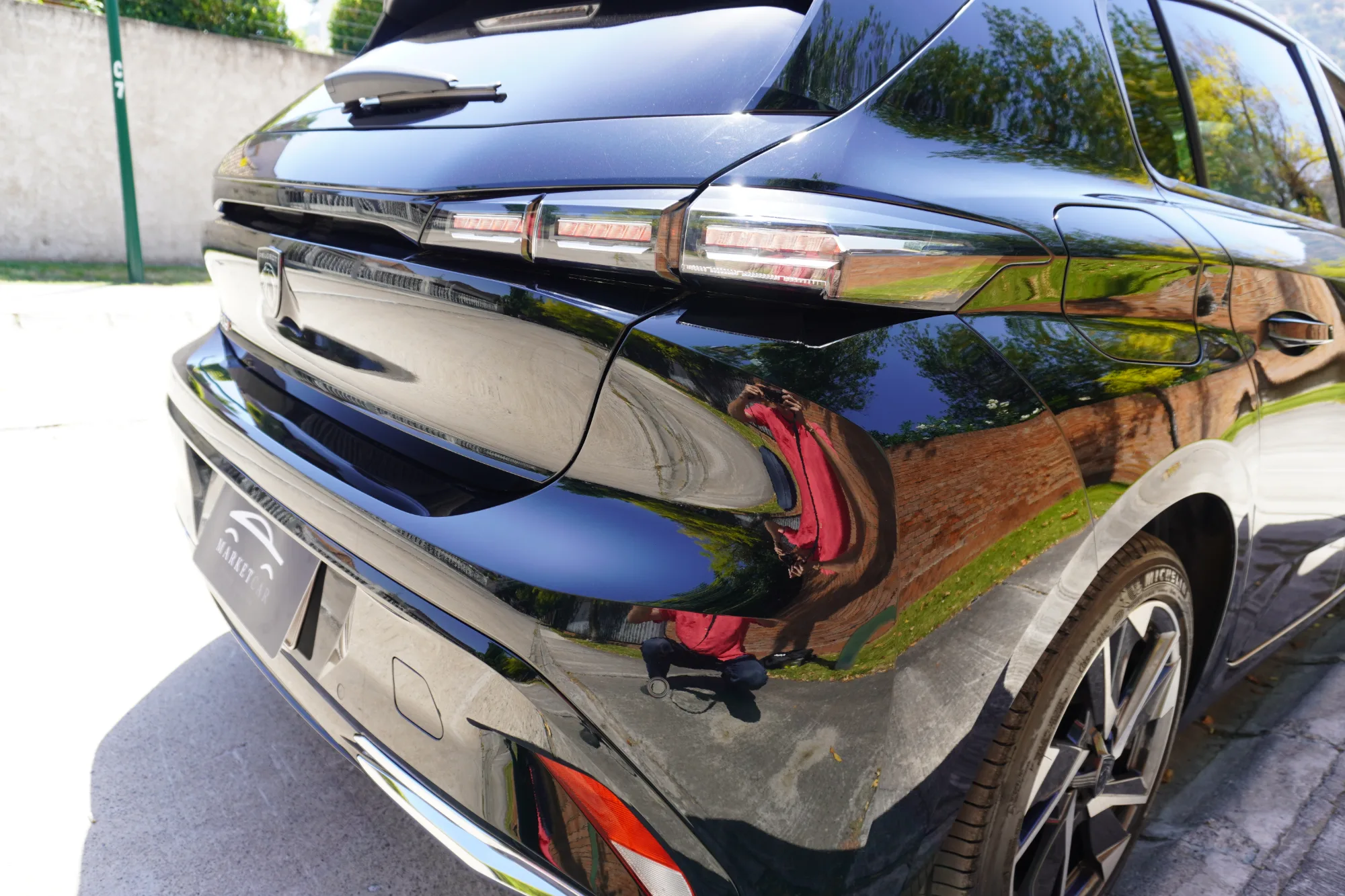 Peugeot 308 ALLURE PACK 1.5 BLUEHDI 130 EAT8 2025 — foto 31