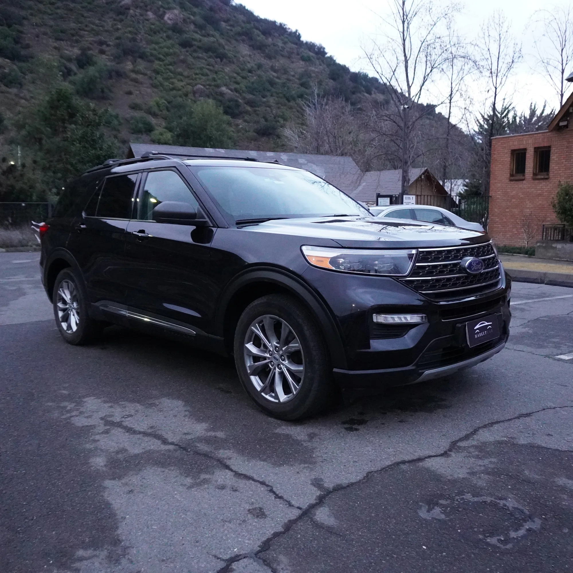 Ford Explorer XLT 4x4 2.3 Año 2023 — foto 3