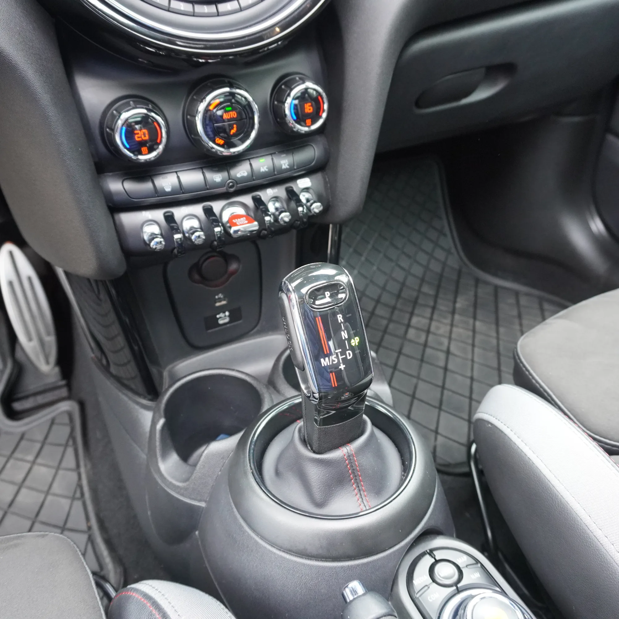 MINI Cooper S JCW F56 Año 2021 — foto 28