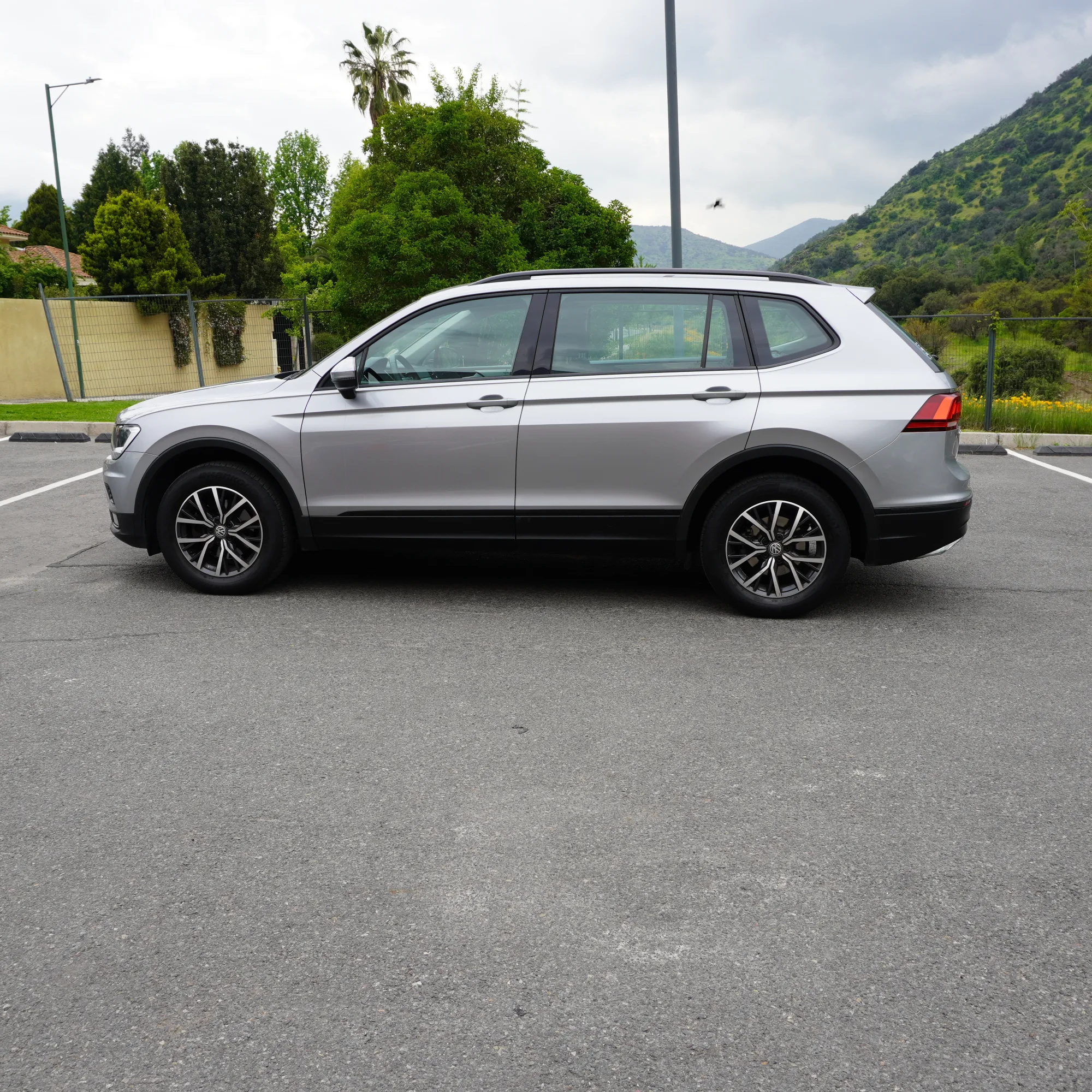 Volkswagen Tiguan 1.4 TSI Comfortline AT Año 2021 — foto 8