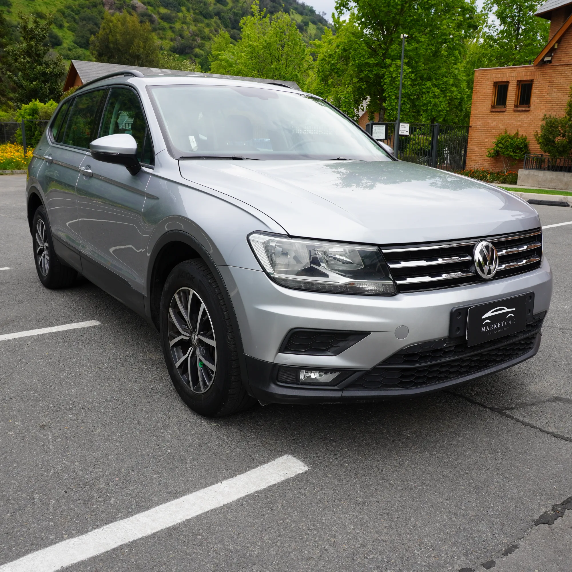 Volkswagen Tiguan 1.4 TSI Comfortline AT Año 2021 — foto 11