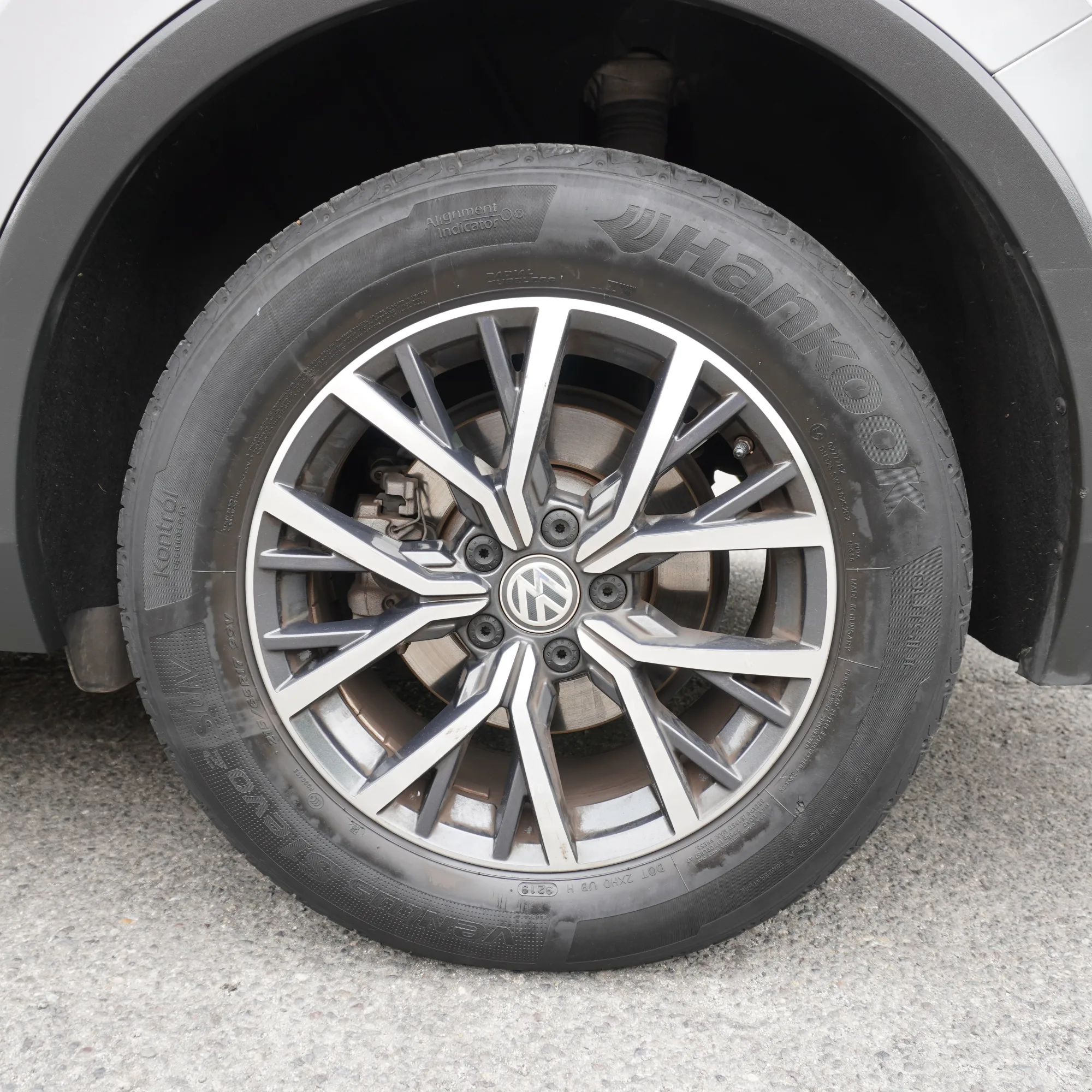 Volkswagen Tiguan 1.4 TSI Comfortline AT Año 2021 — foto 13