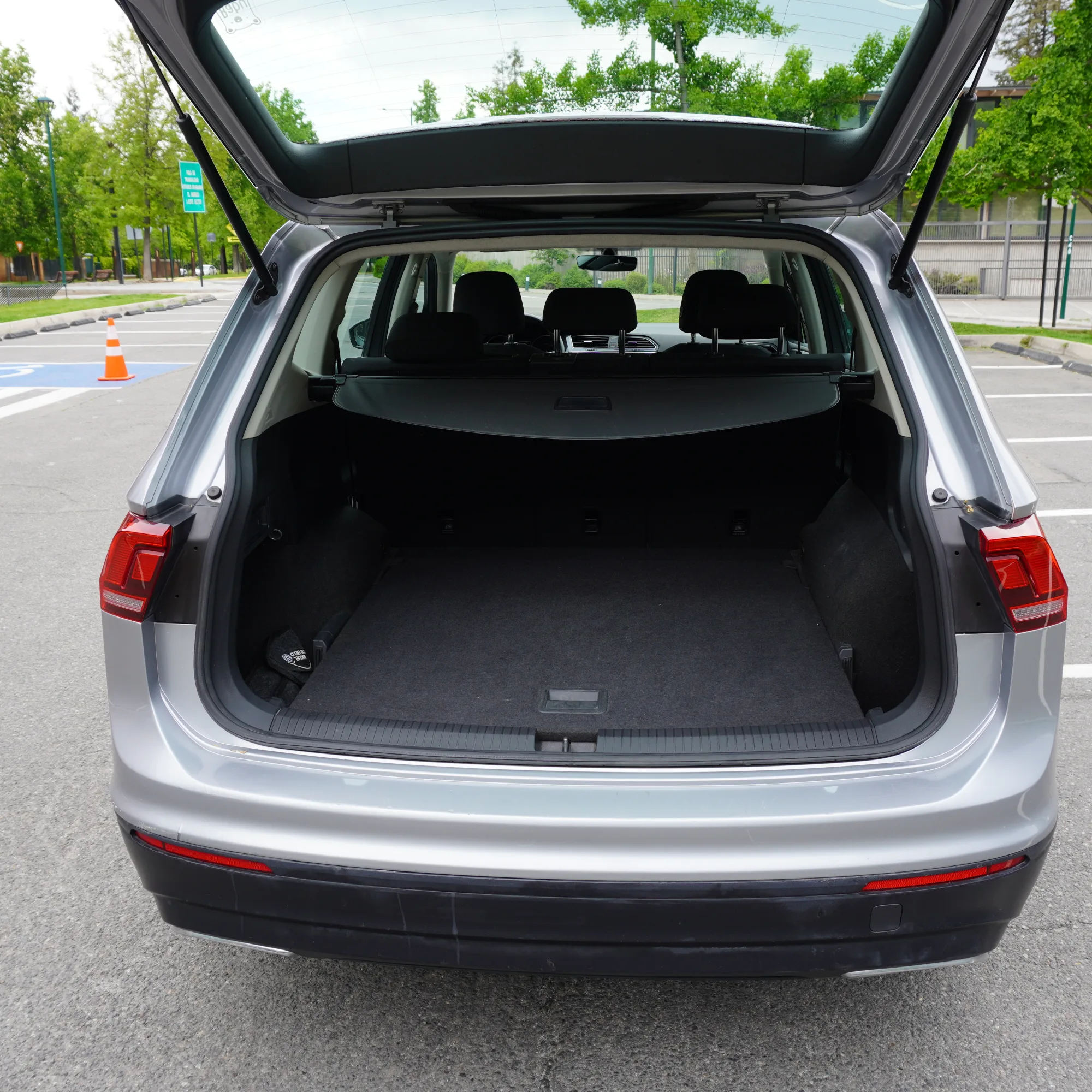 Volkswagen Tiguan 1.4 TSI Comfortline AT Año 2021 — foto 17
