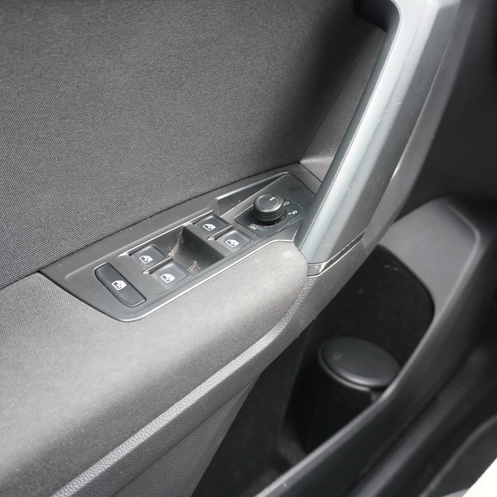 Volkswagen Tiguan 1.4 TSI Comfortline AT Año 2021 — foto 26