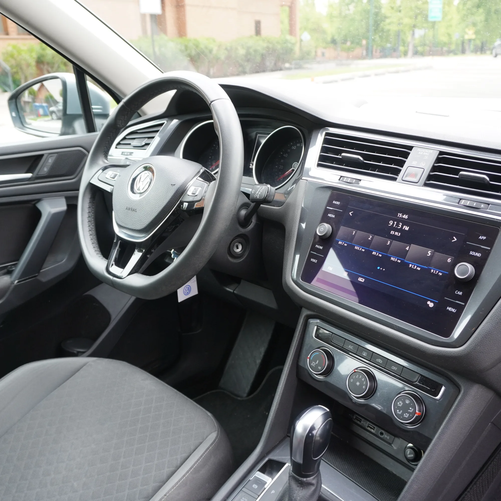 Volkswagen Tiguan 1.4 TSI Comfortline AT Año 2021 — foto 27