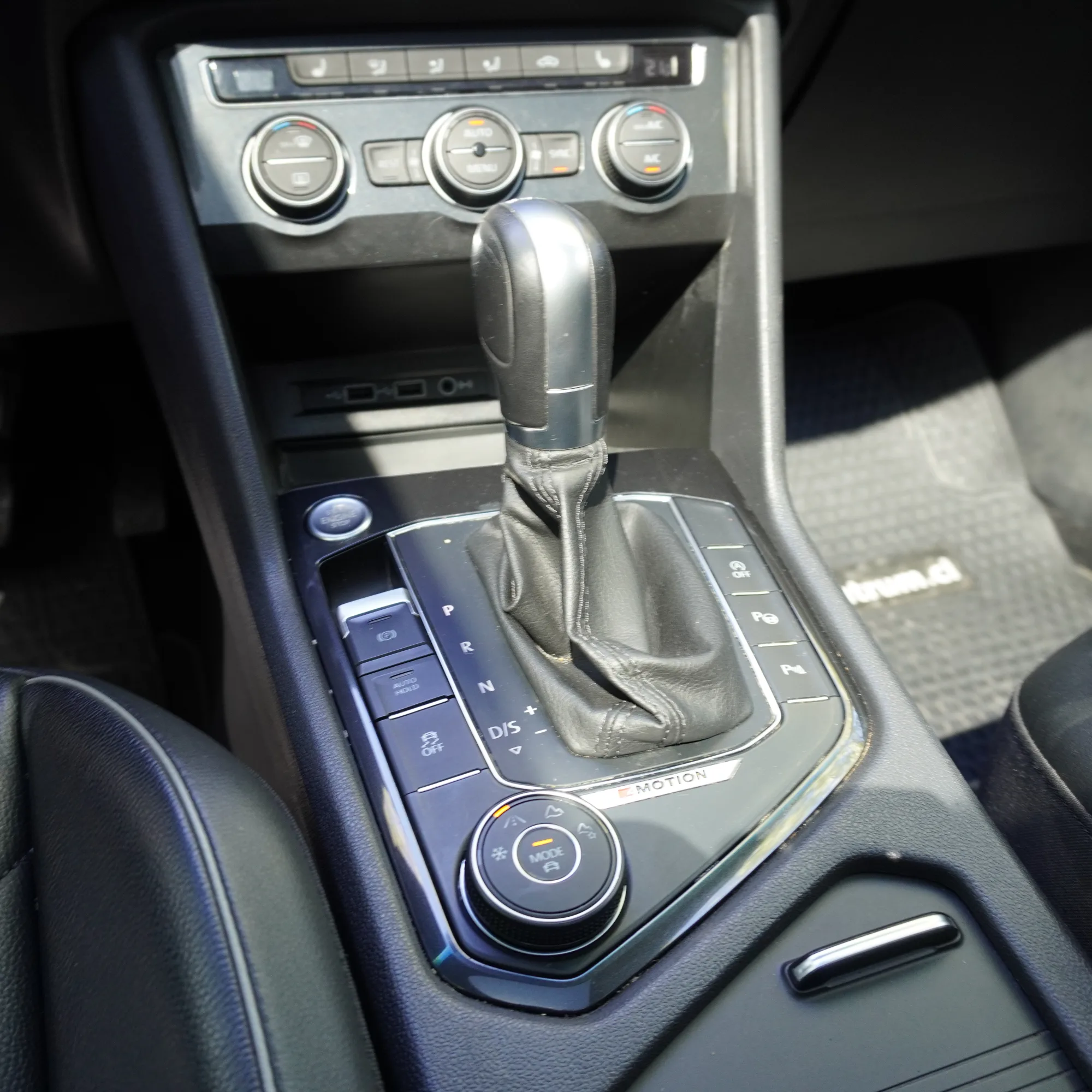 Volkswagen Tiguan  2.0 Limited TSI 4Motion Año 2019 — foto 28