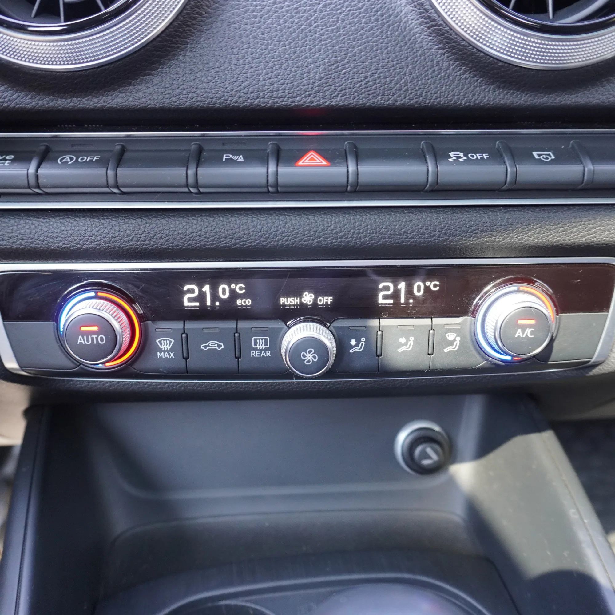 Audi A3 Otto 1.4 AT Año 2019 — foto 24