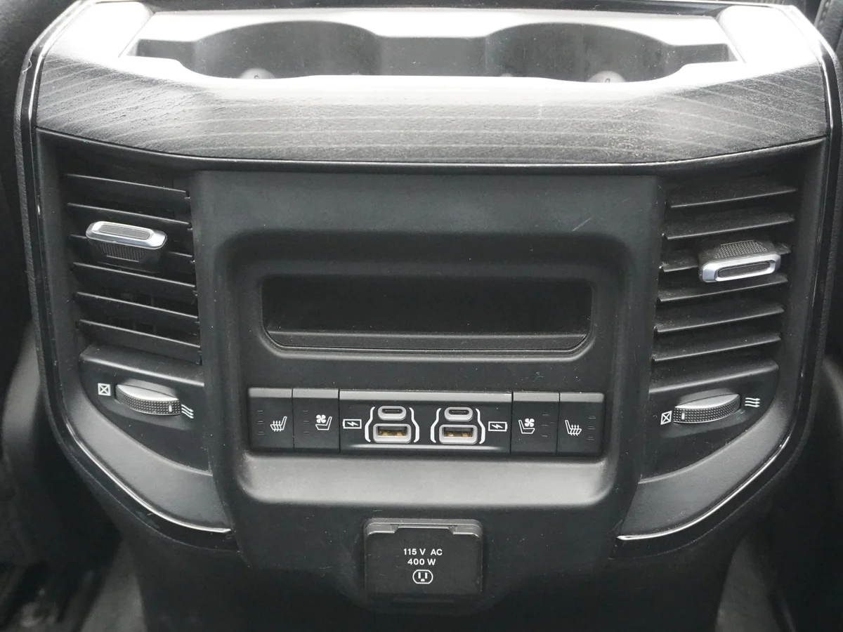RAM 1500 Limited 4x4 5,7 V8 — foto 28