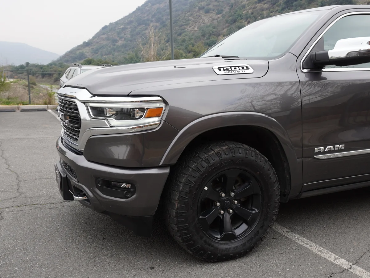 RAM 1500 Limited 4x4 5,7 V8 — foto 10