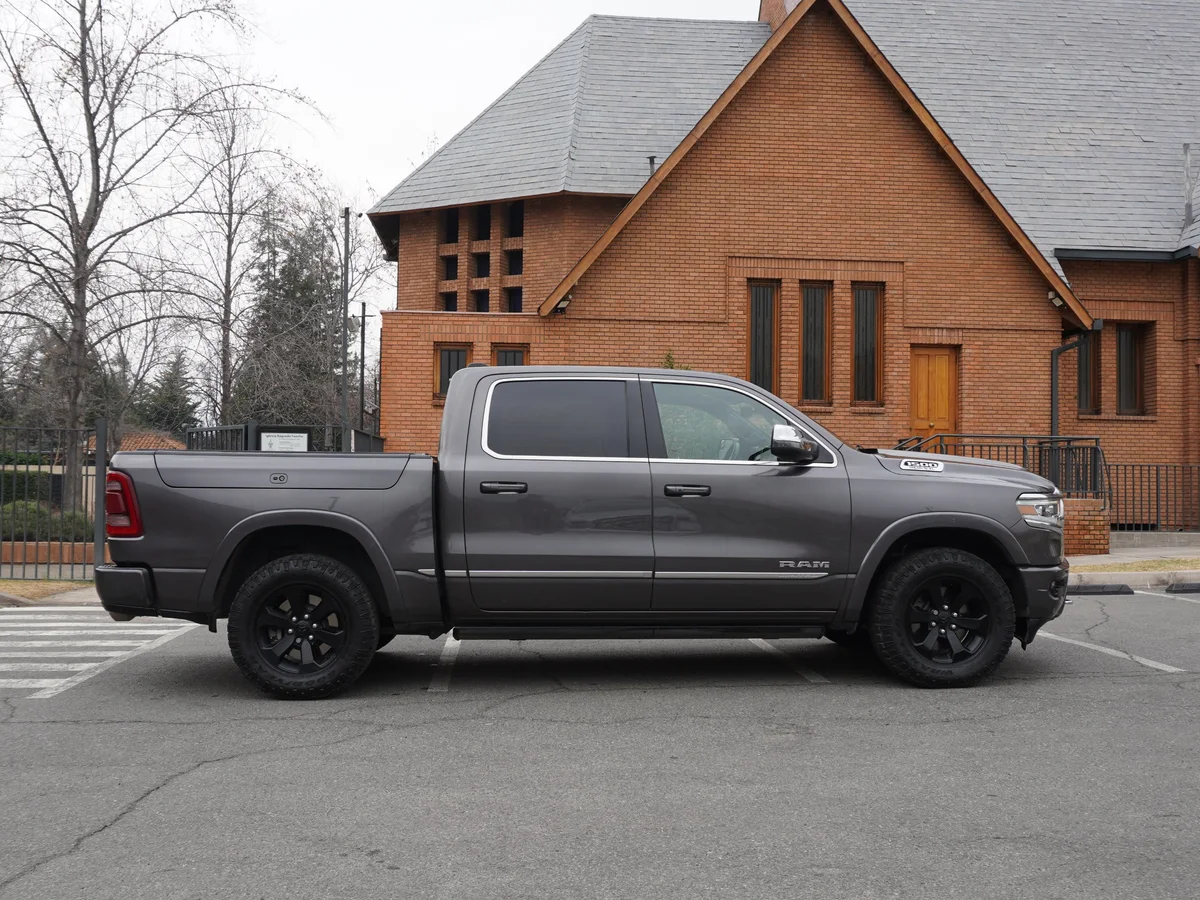 RAM 1500 Limited 4x4 5,7 V8 — foto 4