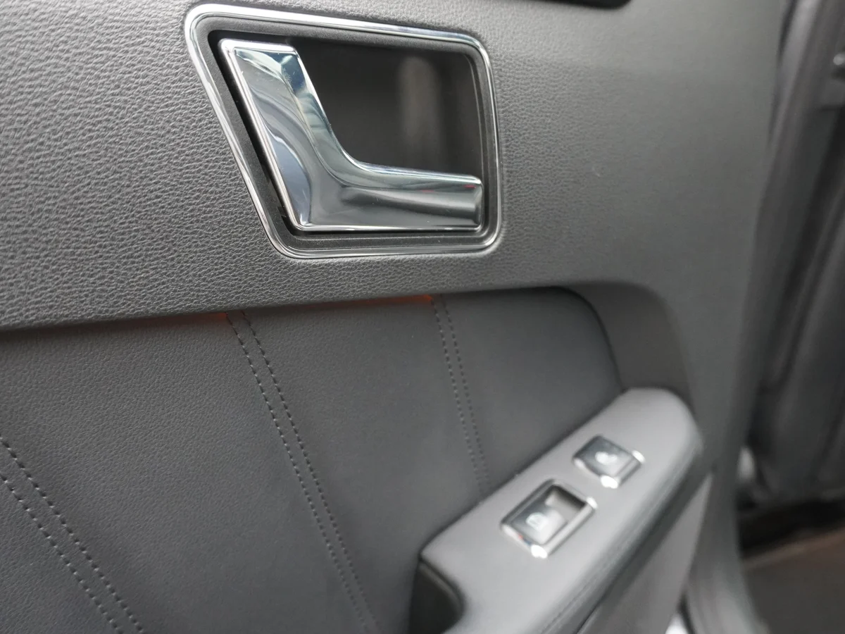 Mercedes Benz E63 AMG 6.2 — foto 35
