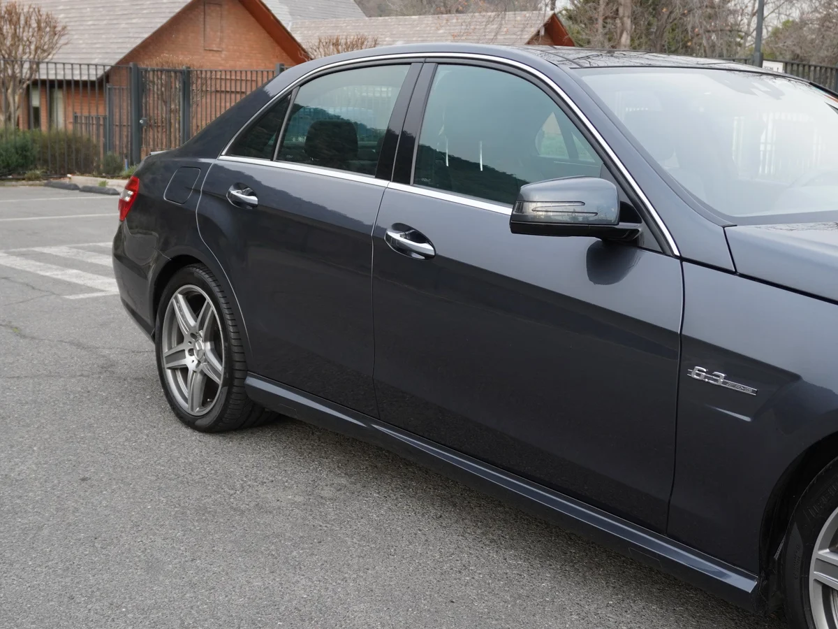 Mercedes Benz E63 AMG 6.2 — foto 12
