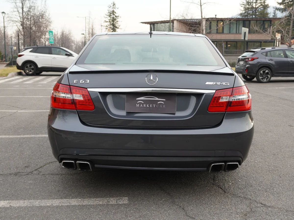 Mercedes Benz E63 AMG 6.2 — foto 6