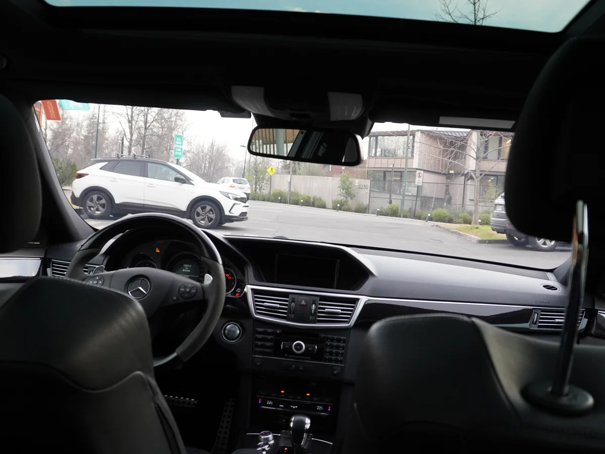 Mercedes Benz E63 AMG 6.2 — foto 27