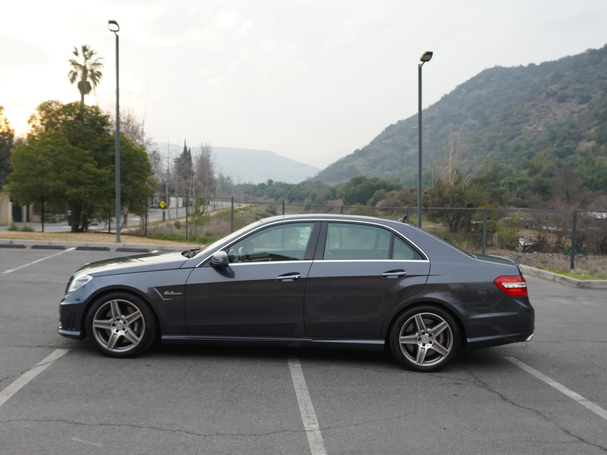Mercedes Benz E63 AMG 6.2 — foto 8