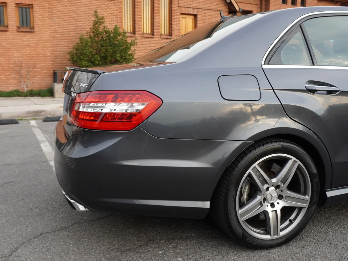 Mercedes Benz E63 AMG 6.2 — foto 14