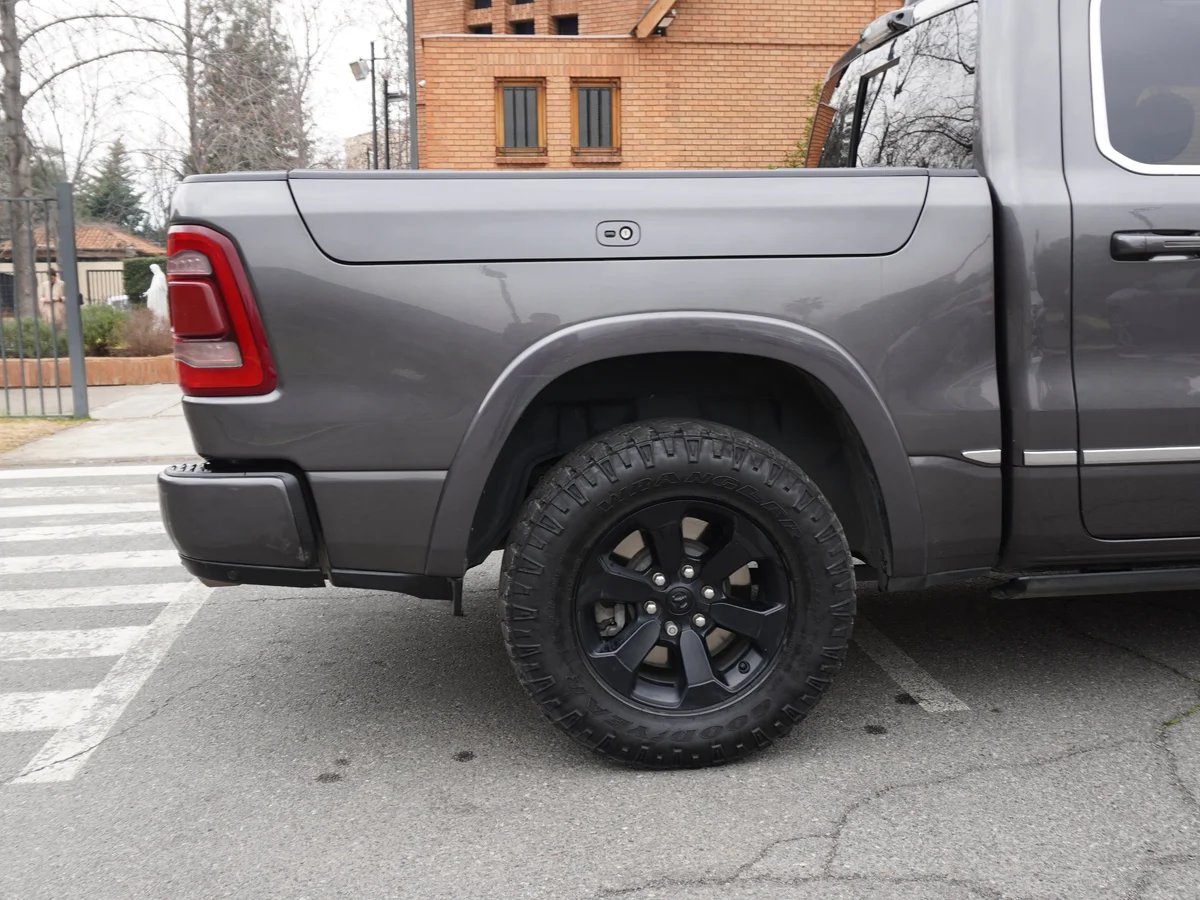 RAM 1500 Limited 4x4 5,7 V8 — foto 13