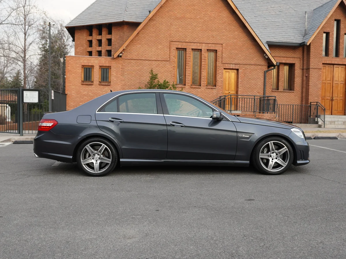 Mercedes Benz E63 AMG 6.2 — foto 4