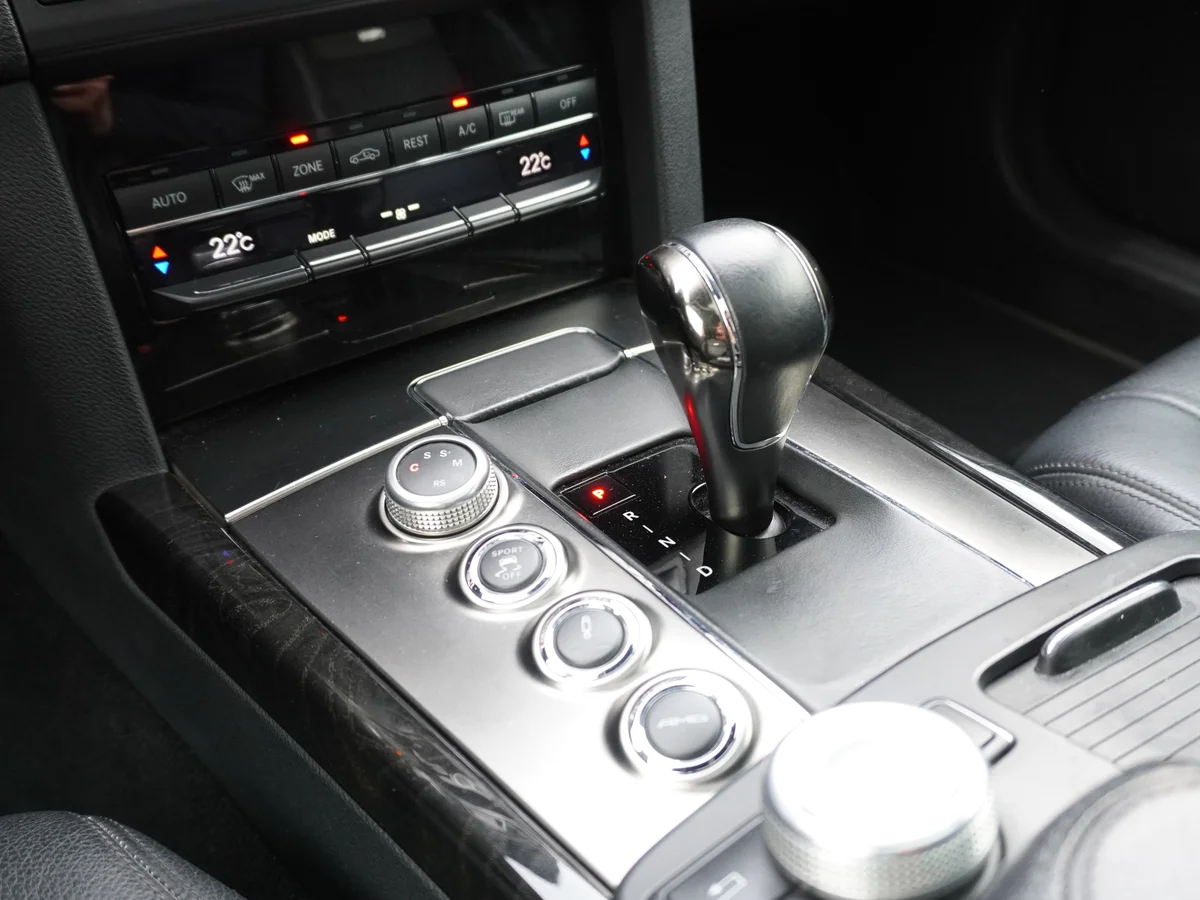 Mercedes Benz E63 AMG 6.2 — foto 32